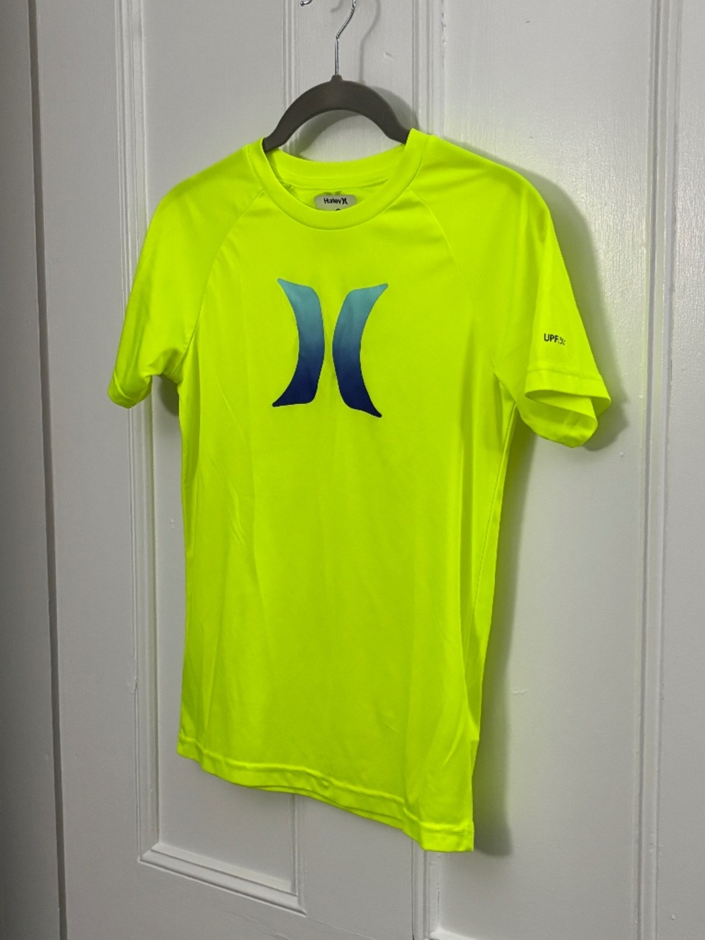 Hurley boys' Ombré Icon UPF 50+ Rash Guard swim shirt.